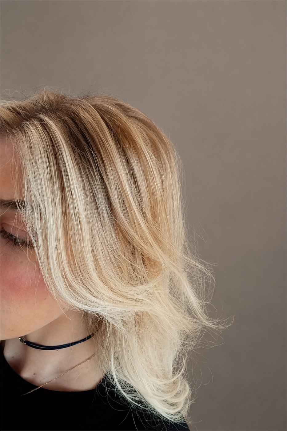 Mi-long blond lumineux réalisé au Salon by Jean-Marc
